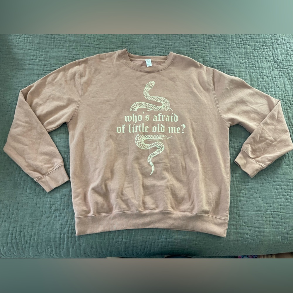Lovebug Apparel Who’s Afraid of Little Old Me Taylor Swift Sweatshirt XL Mauve
